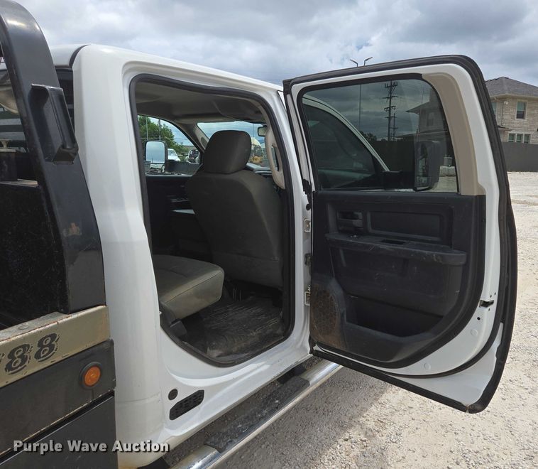 image for item ED2175 2015 Dodge Ram 4500 Crew Cab flatbed truck