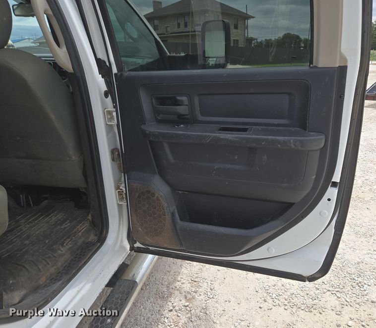 image for item ED2175 2015 Dodge Ram 4500 Crew Cab flatbed truck