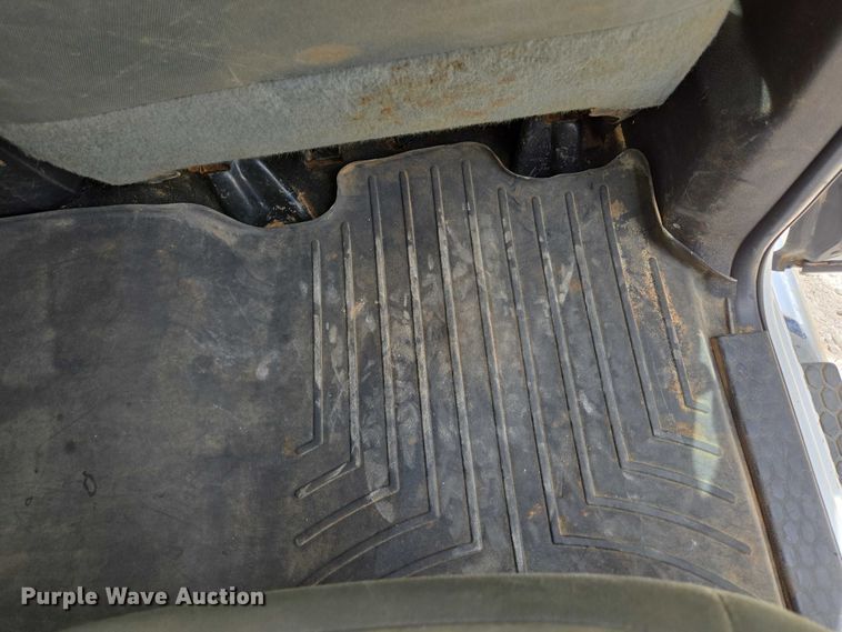 image for item ED2175 2015 Dodge Ram 4500 Crew Cab flatbed truck