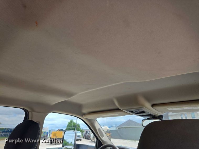 image for item ED2175 2015 Dodge Ram 4500 Crew Cab flatbed truck