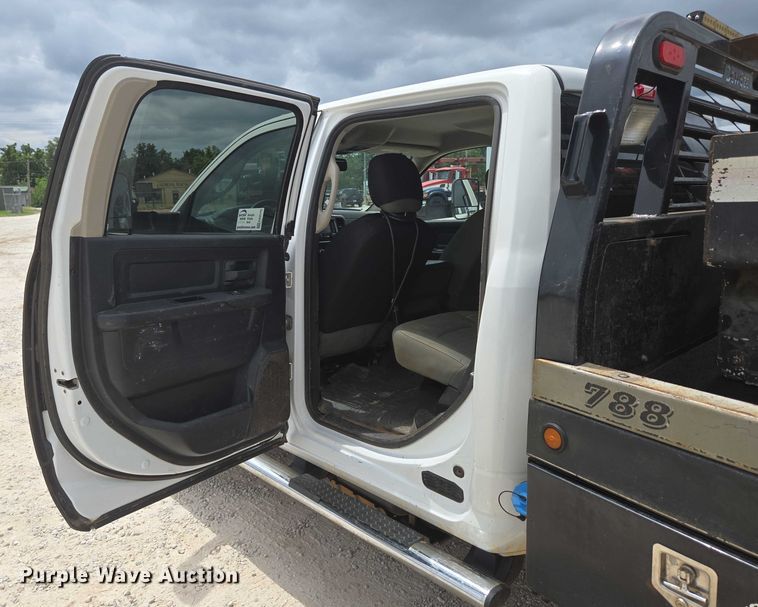 image for item ED2175 2015 Dodge Ram 4500 Crew Cab flatbed truck