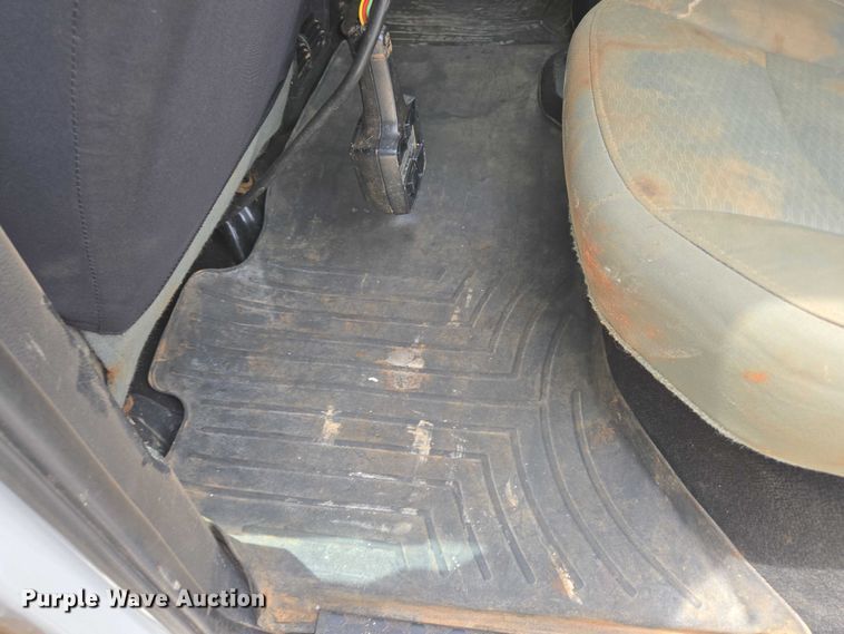 image for item ED2175 2015 Dodge Ram 4500 Crew Cab flatbed truck