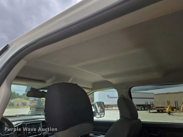 image for item ED2175 2015 Dodge Ram 4500 Crew Cab flatbed truck