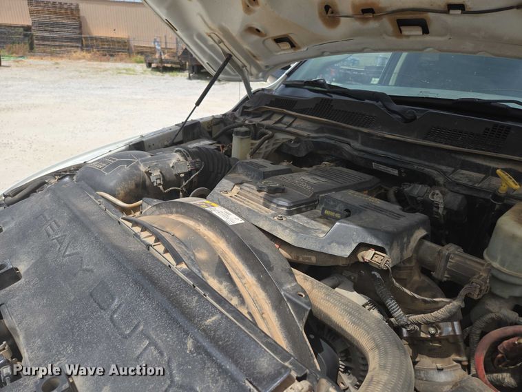 image for item ED2175 2015 Dodge Ram 4500 Crew Cab flatbed truck