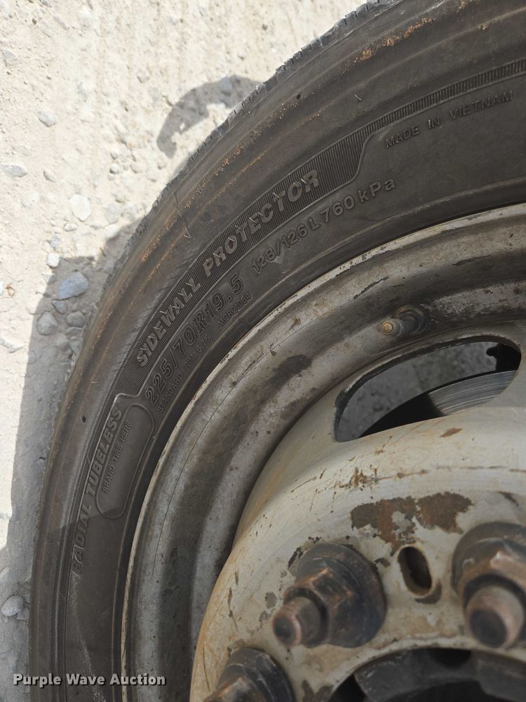 image for item ED2175 2015 Dodge Ram 4500 Crew Cab flatbed truck