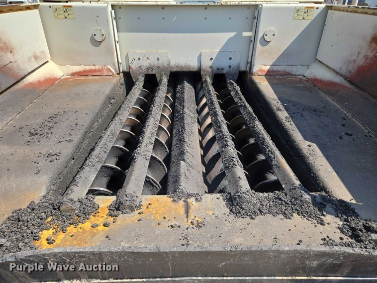 image for item ED2181 Terex Cedarapids CR662RM material transfer vehicle