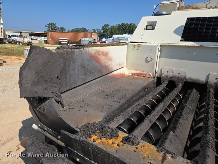 image for item ED2181 Terex Cedarapids CR662RM material transfer vehicle