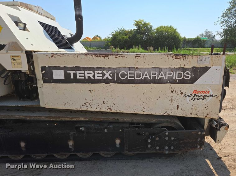 image for item ED2181 Terex Cedarapids CR662RM material transfer vehicle