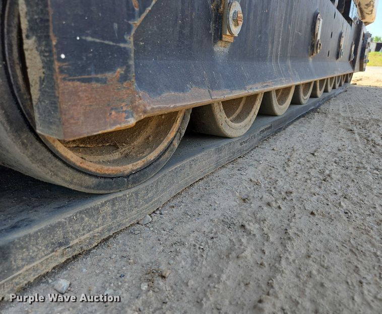 image for item ED2181 Terex Cedarapids CR662RM material transfer vehicle