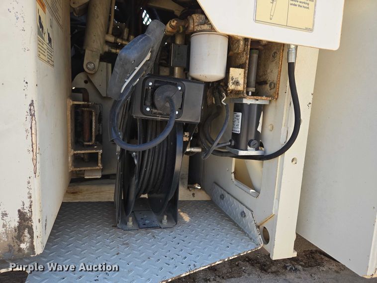 image for item ED2181 Terex Cedarapids CR662RM material transfer vehicle