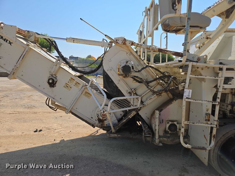 image for item ED2181 Terex Cedarapids CR662RM material transfer vehicle