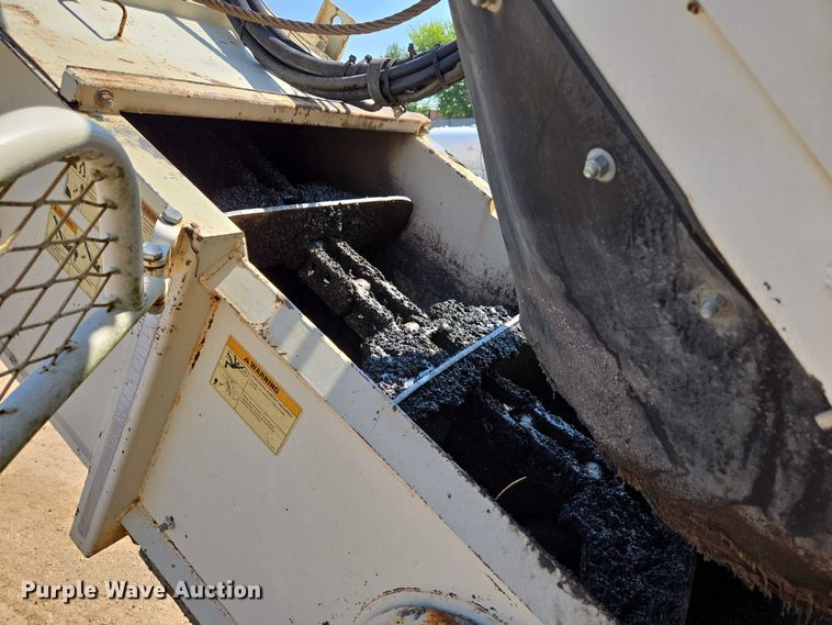 image for item ED2181 Terex Cedarapids CR662RM material transfer vehicle