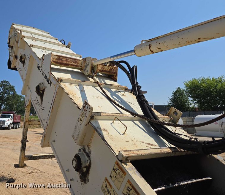 image for item ED2181 Terex Cedarapids CR662RM material transfer vehicle