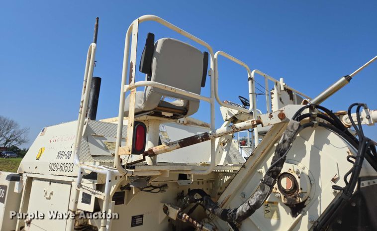 image for item ED2181 Terex Cedarapids CR662RM material transfer vehicle