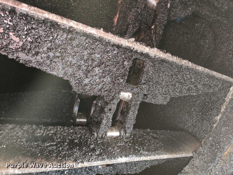 image for item ED2181 Terex Cedarapids CR662RM material transfer vehicle