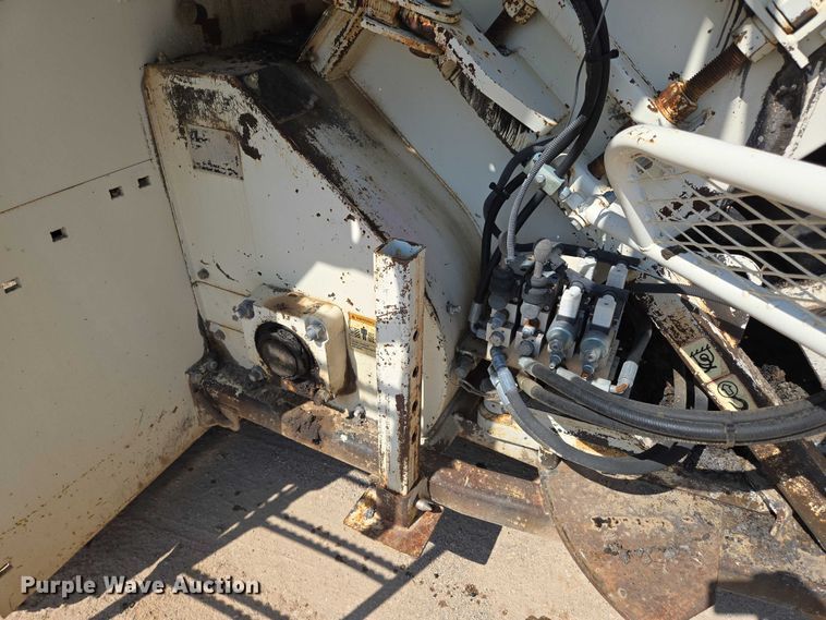 image for item ED2181 Terex Cedarapids CR662RM material transfer vehicle