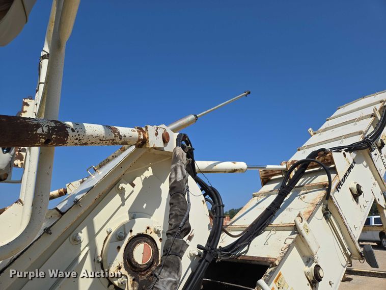 image for item ED2181 Terex Cedarapids CR662RM material transfer vehicle