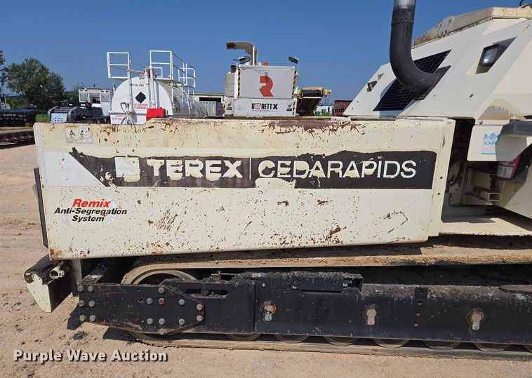 image for item ED2181 Terex Cedarapids CR662RM material transfer vehicle
