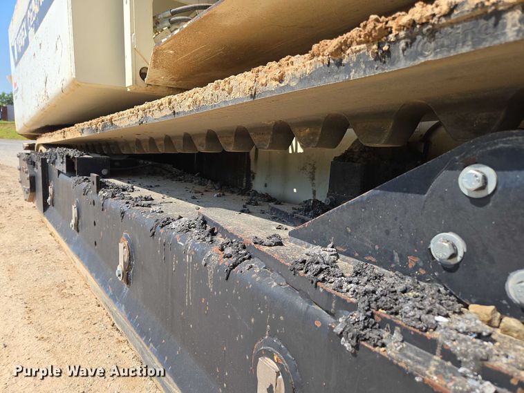 image for item ED2181 Terex Cedarapids CR662RM material transfer vehicle