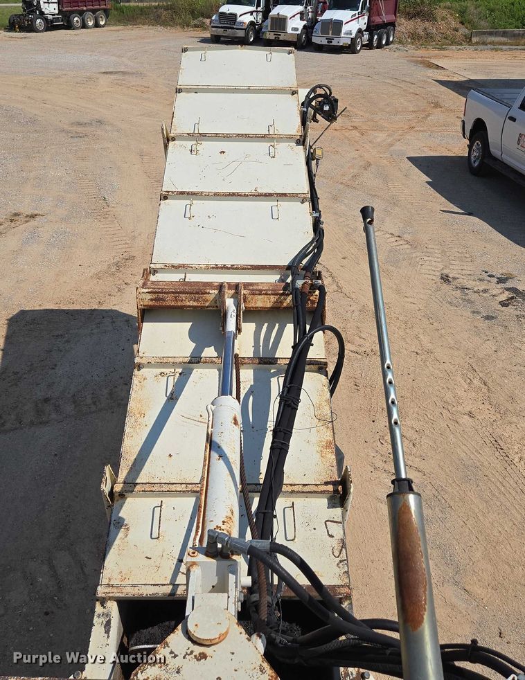 image for item ED2181 Terex Cedarapids CR662RM material transfer vehicle