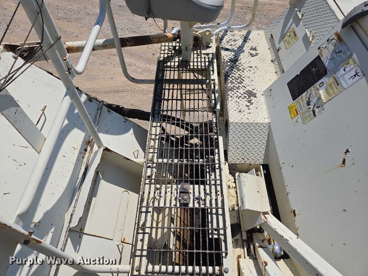 image for item ED2181 Terex Cedarapids CR662RM material transfer vehicle