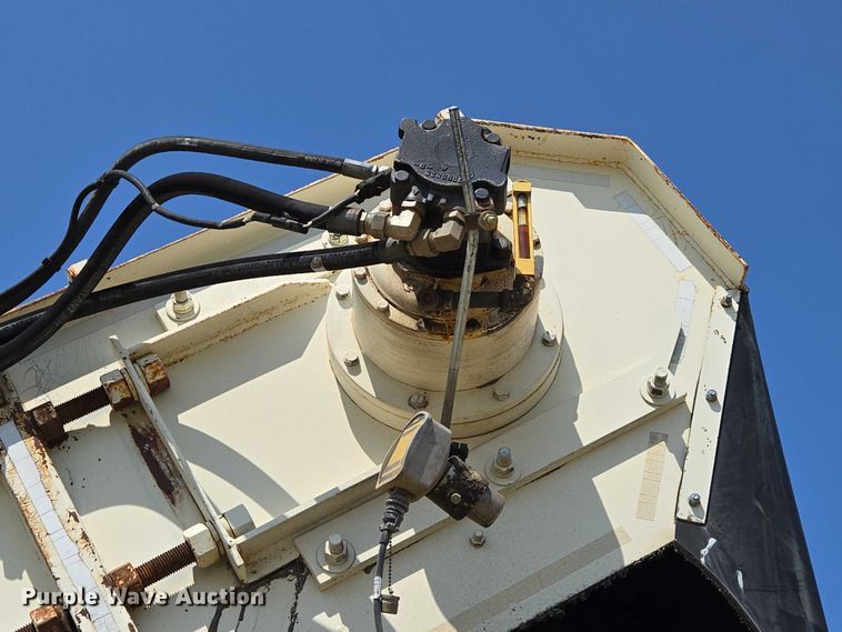 image for item ED2181 Terex Cedarapids CR662RM material transfer vehicle