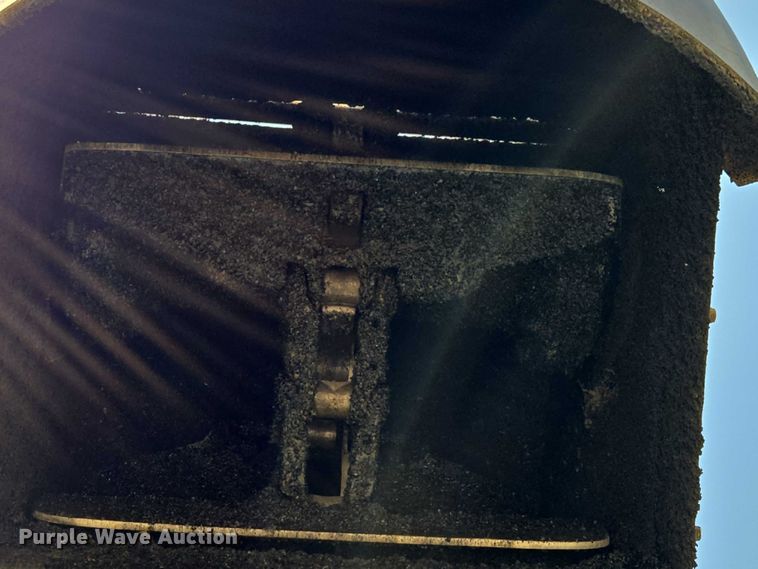 image for item ED2181 Terex Cedarapids CR662RM material transfer vehicle