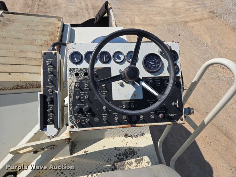 image for item ED2181 Terex Cedarapids CR662RM material transfer vehicle