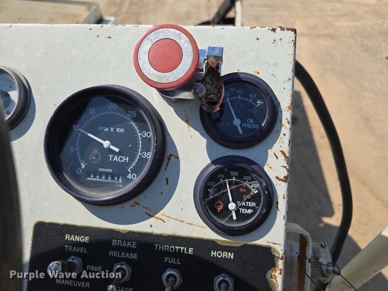 image for item ED2181 Terex Cedarapids CR662RM material transfer vehicle