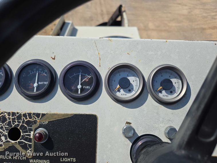 image for item ED2181 Terex Cedarapids CR662RM material transfer vehicle