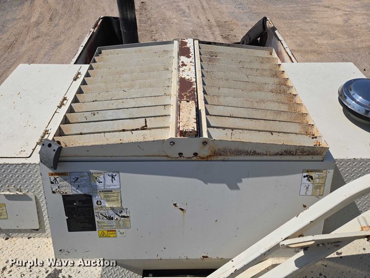 image for item ED2181 Terex Cedarapids CR662RM material transfer vehicle