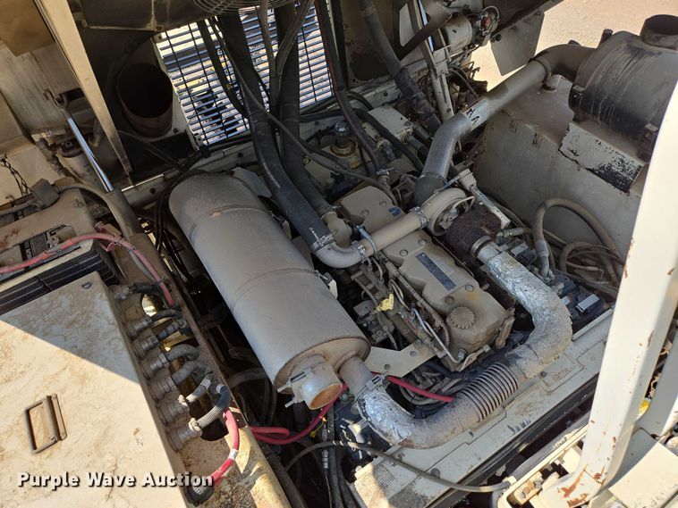 image for item ED2181 Terex Cedarapids CR662RM material transfer vehicle