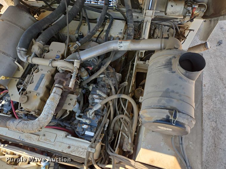 image for item ED2181 Terex Cedarapids CR662RM material transfer vehicle