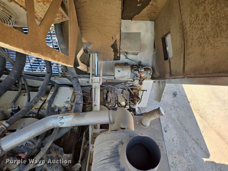 image for item ED2181 Terex Cedarapids CR662RM material transfer vehicle