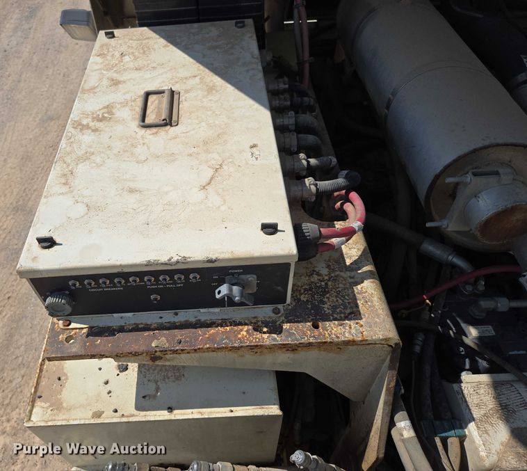 image for item ED2181 Terex Cedarapids CR662RM material transfer vehicle