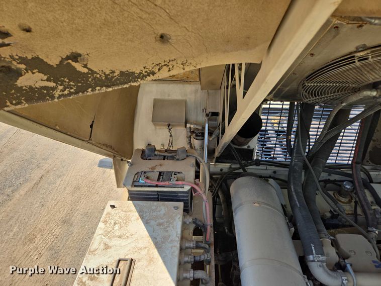 image for item ED2181 Terex Cedarapids CR662RM material transfer vehicle