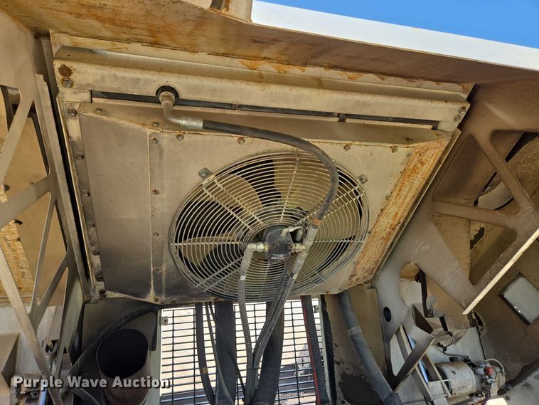 image for item ED2181 Terex Cedarapids CR662RM material transfer vehicle