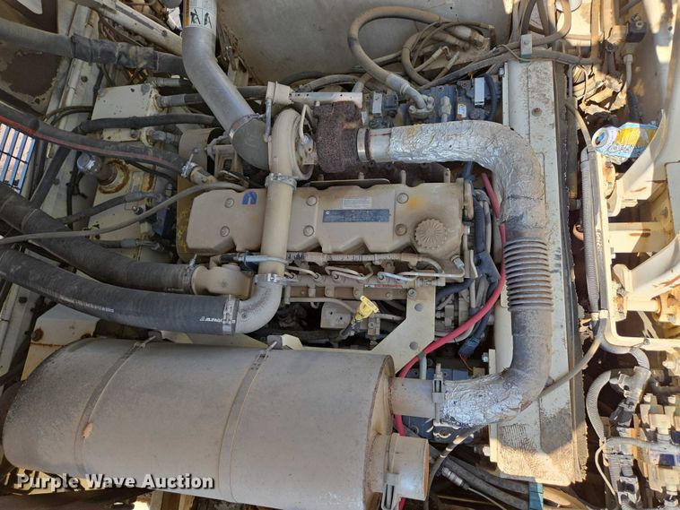 image for item ED2181 Terex Cedarapids CR662RM material transfer vehicle