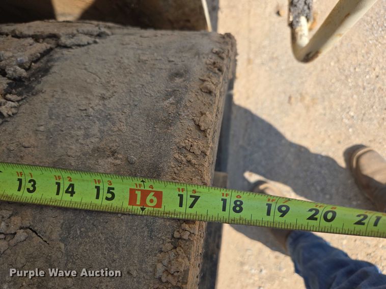 image for item ED2181 Terex Cedarapids CR662RM material transfer vehicle