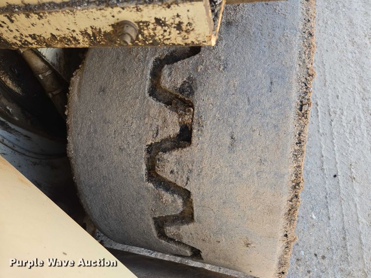 image for item ED2181 Terex Cedarapids CR662RM material transfer vehicle