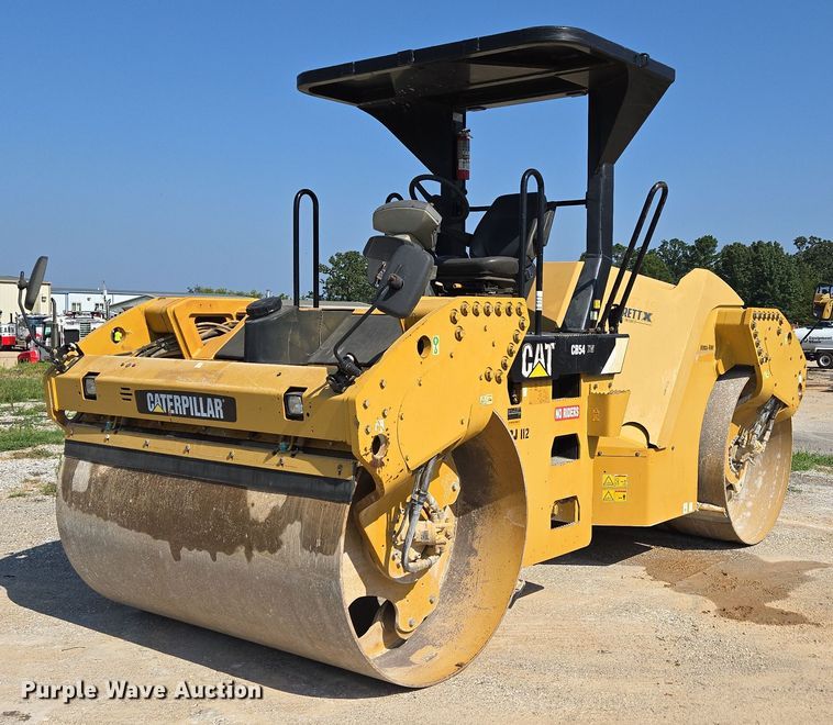 COMPACTADOR 2014 CATERPILLAR CB54