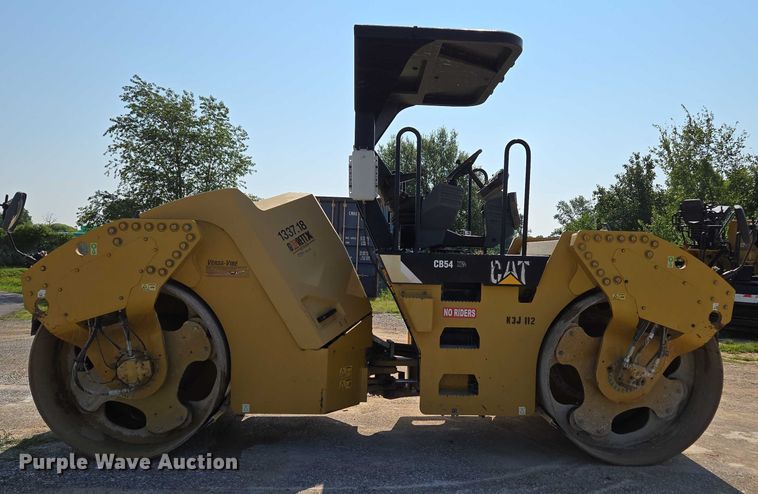 COMPACTADOR 2014 CATERPILLAR CB54