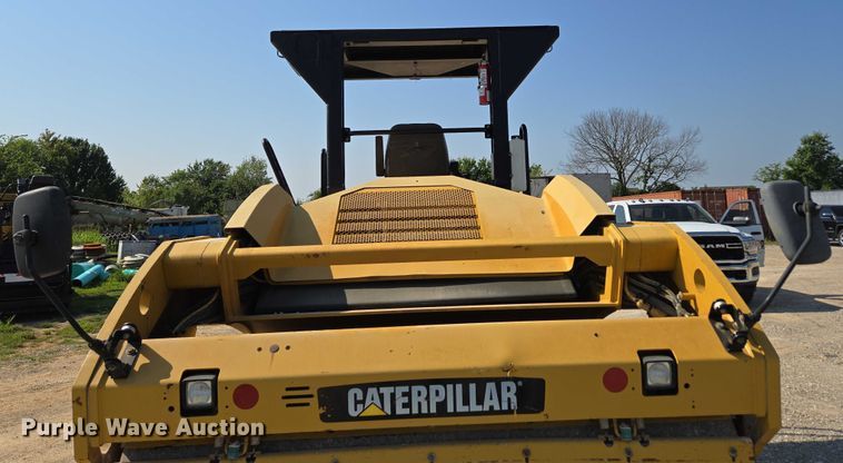 image for item ED2182 2014 Caterpillar CB-54 double drum vibratory roller
