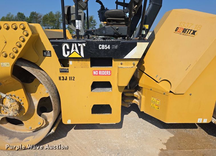 image for item ED2182 2014 Caterpillar CB-54 double drum vibratory roller