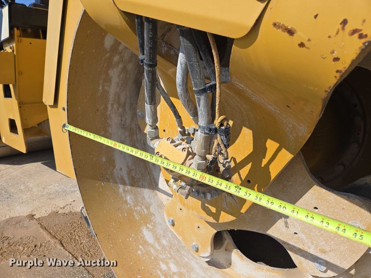 image for item ED2182 2014 Caterpillar CB-54 double drum vibratory roller