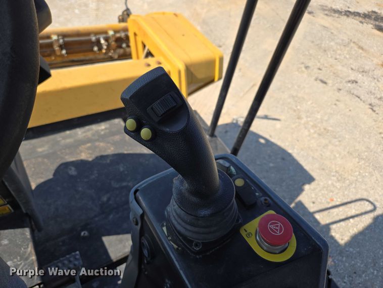 image for item ED2182 2014 Caterpillar CB-54 double drum vibratory roller