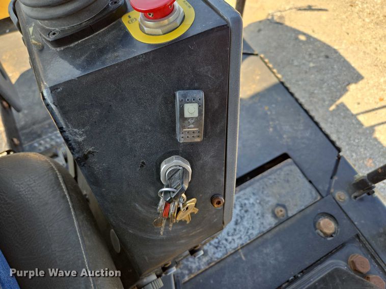 image for item ED2182 2014 Caterpillar CB-54 double drum vibratory roller