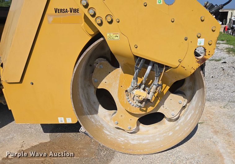 image for item ED2182 2014 Caterpillar CB-54 double drum vibratory roller
