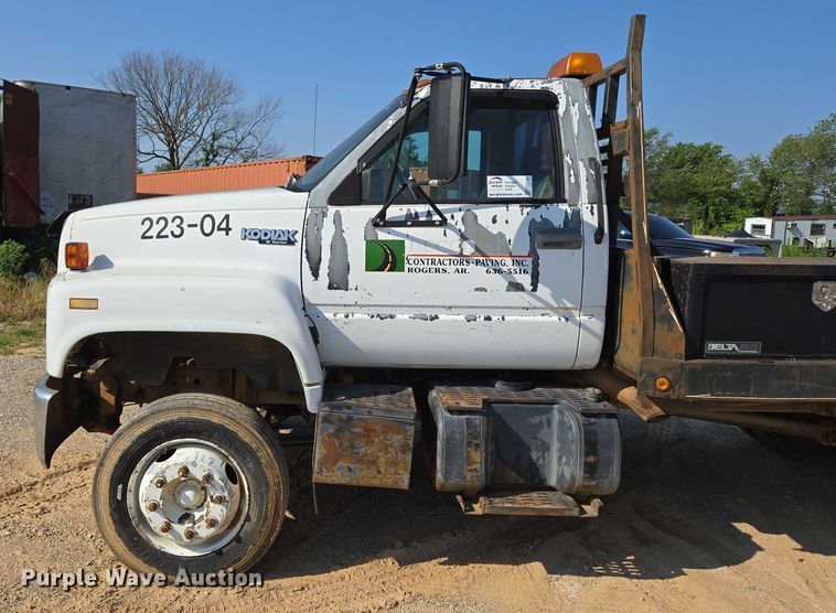 image for item ED2183 1993 Chevrolet Kodiak C6500 flatbed truck