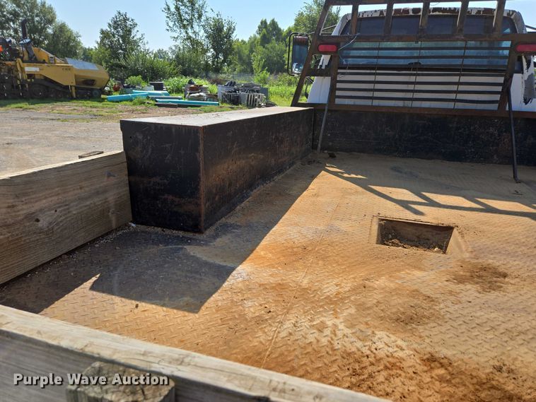 image for item ED2183 1993 Chevrolet Kodiak C6500 flatbed truck